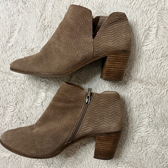 Lucky Brand Shoes - Lucky Brand Pickla Ankle Boots Taupe Suede Zip Up Booties Shoes Womens Size 9.5M